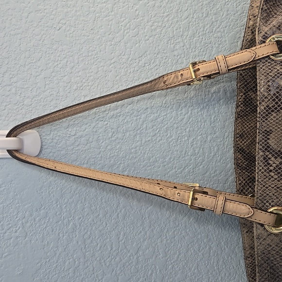 MICHAEL KORS Jet Set Tote Python Print - Picture 9 of 16